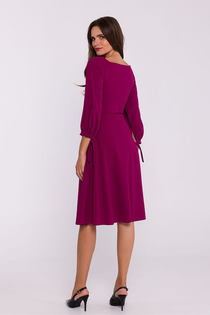 Robe bordeaux midi soirée chic manches longues droite pour mariage invité.