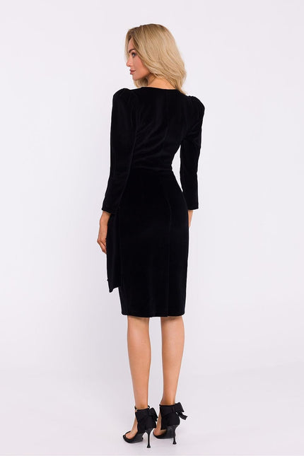 Robe noire soirée chic midi manches longues pour femme, idéale pour cocktail ou gala.