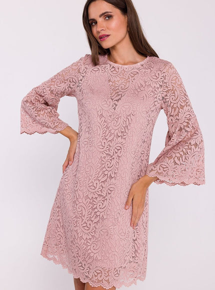 Robe cocktail dentelle rose manches longues midi pour soirée chic et élégante.