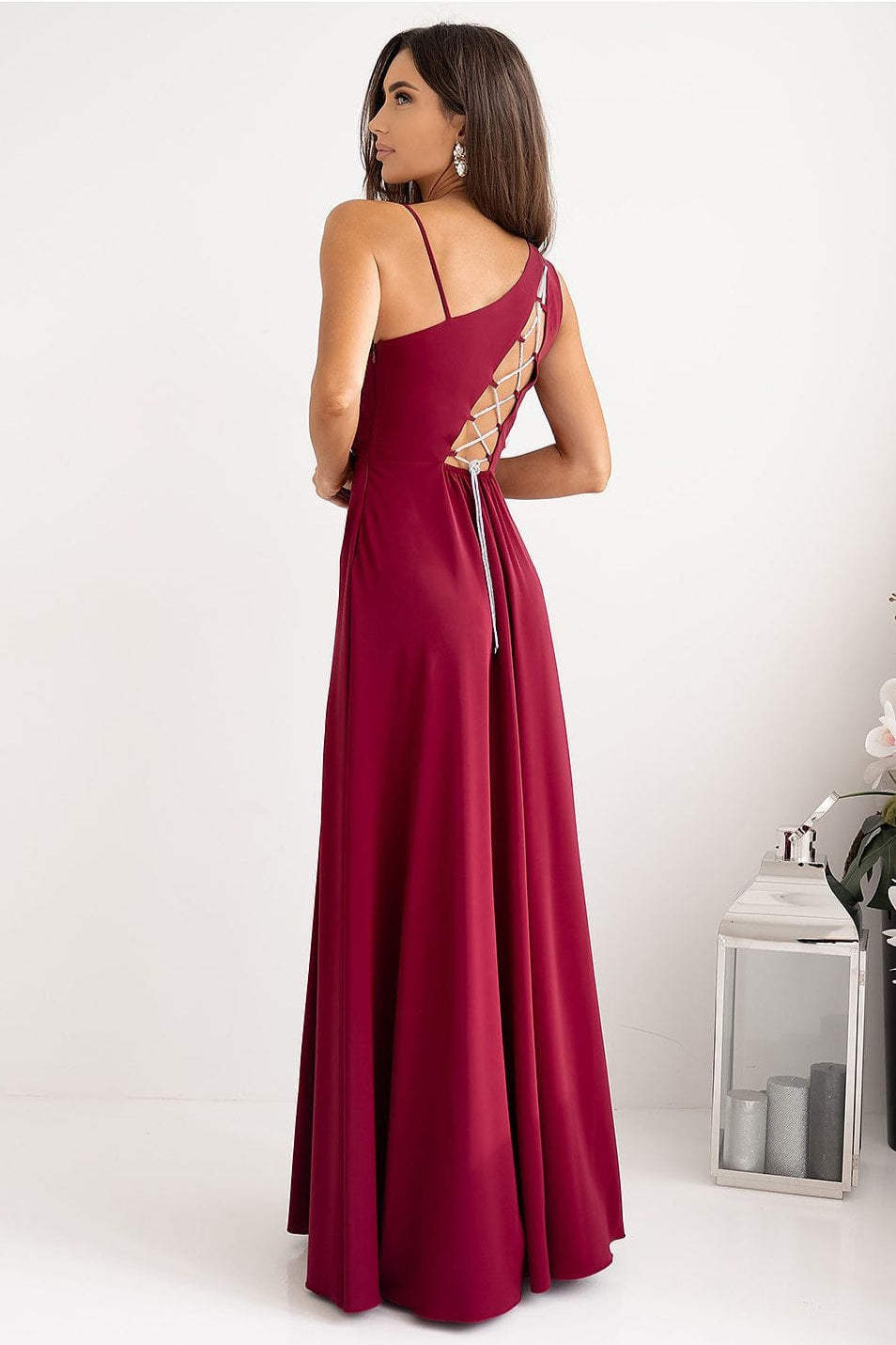 robe demoiselle d'honneur chic longue fendue dos nu rose poudré silhouette trapèze manches courtes