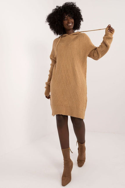 Robe pull beige longue décontractée avec manches longues pour automne femme.