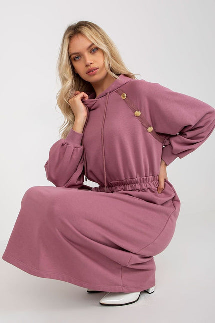 Robe midi rose casual à manches longues, idéale pour une tenue décontractée au quotidien.