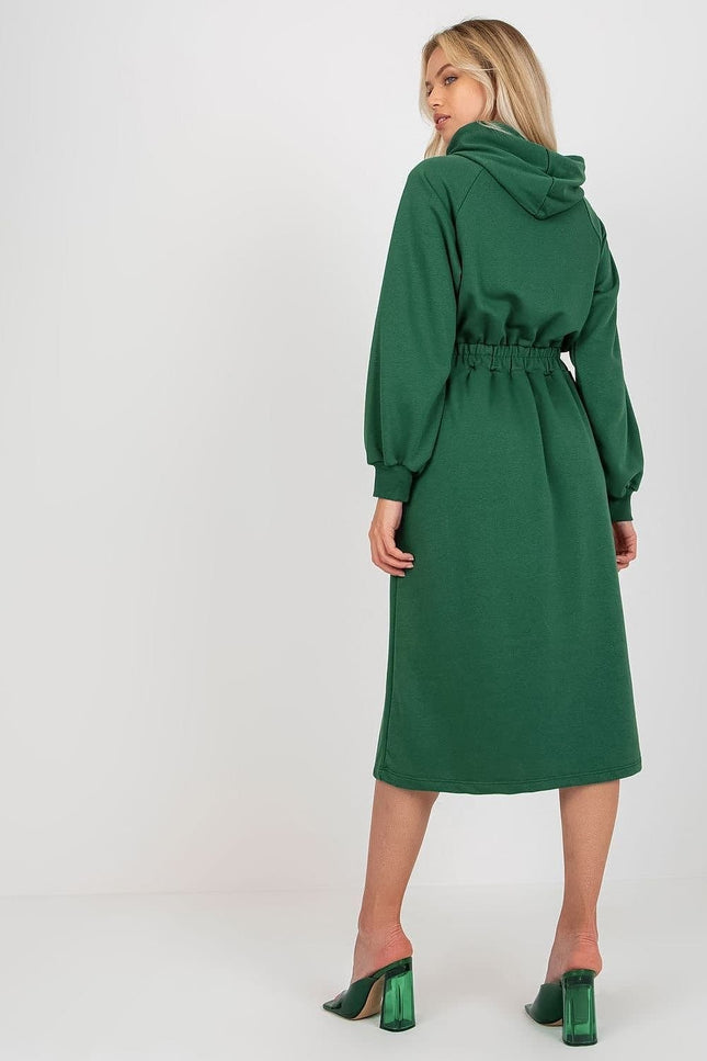 Robe verte casual midi à manches longues avec capuche pour un look décontracté.