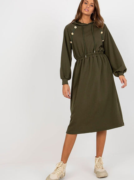 Robe casual verte midi à manches longues avec détails de boutons idéale pour une tenue quotidienne confortable et stylée.