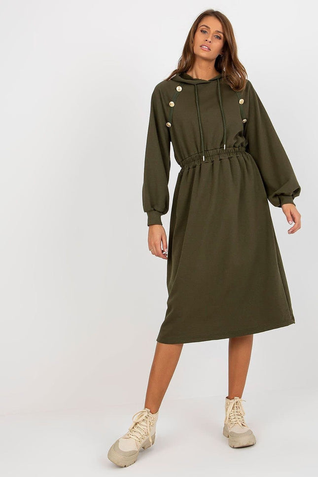 Robe casual verte midi à manches longues avec détails de boutons idéale pour une tenue quotidienne confortable et stylée.