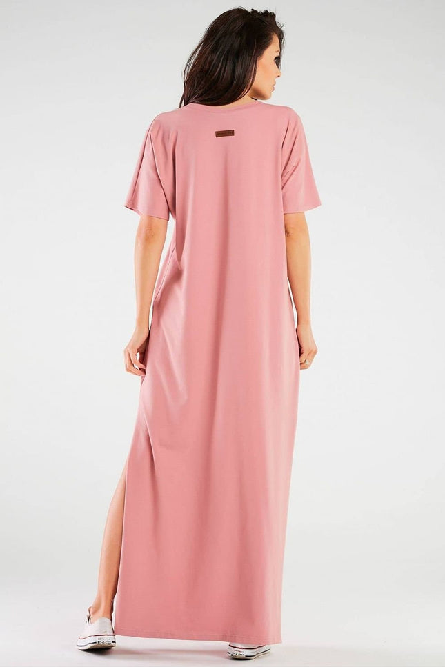 Robe t-shirt longue rose casual manches courtes pour été, confortable et fluide avec fente sur le côté, idéale pour la plage ou sorties quotidiennes.