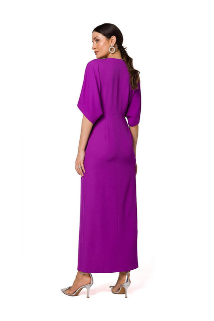 Robe soirée chic violette midi avec manches courtes, idéale pour cocktail ou mariage invité, élégante et tendance.