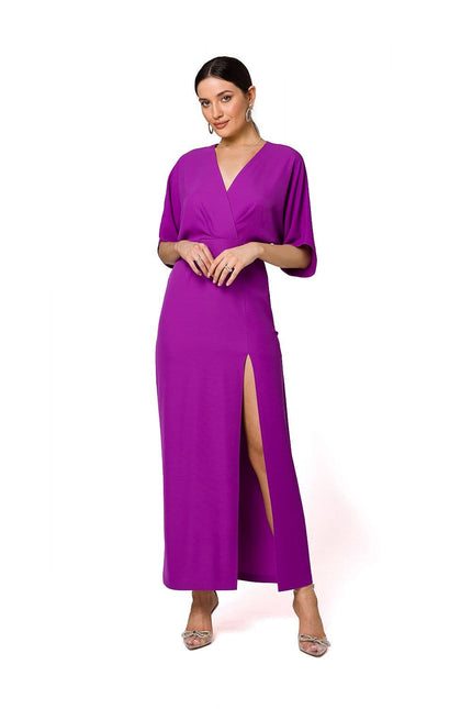 Robe soirée chic violette midi à fente élégante et manches courtes pour femme, idéale pour cocktail ou événement.