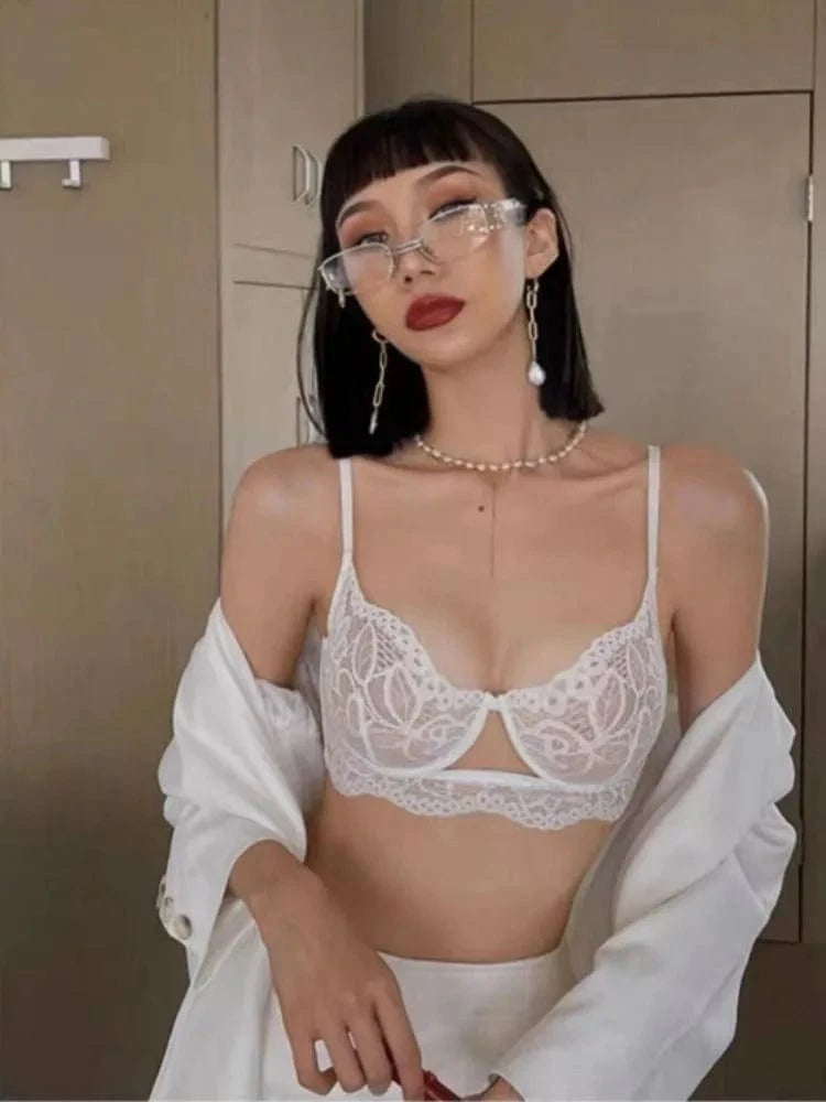 soutien-gorge sexy blanche en dentelle sans manches pour soirée chic ou nuit romantique élégante